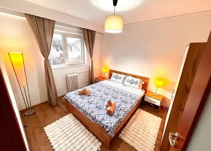 Apartament Piata Ovidiu 14 Lowcost Constanţa